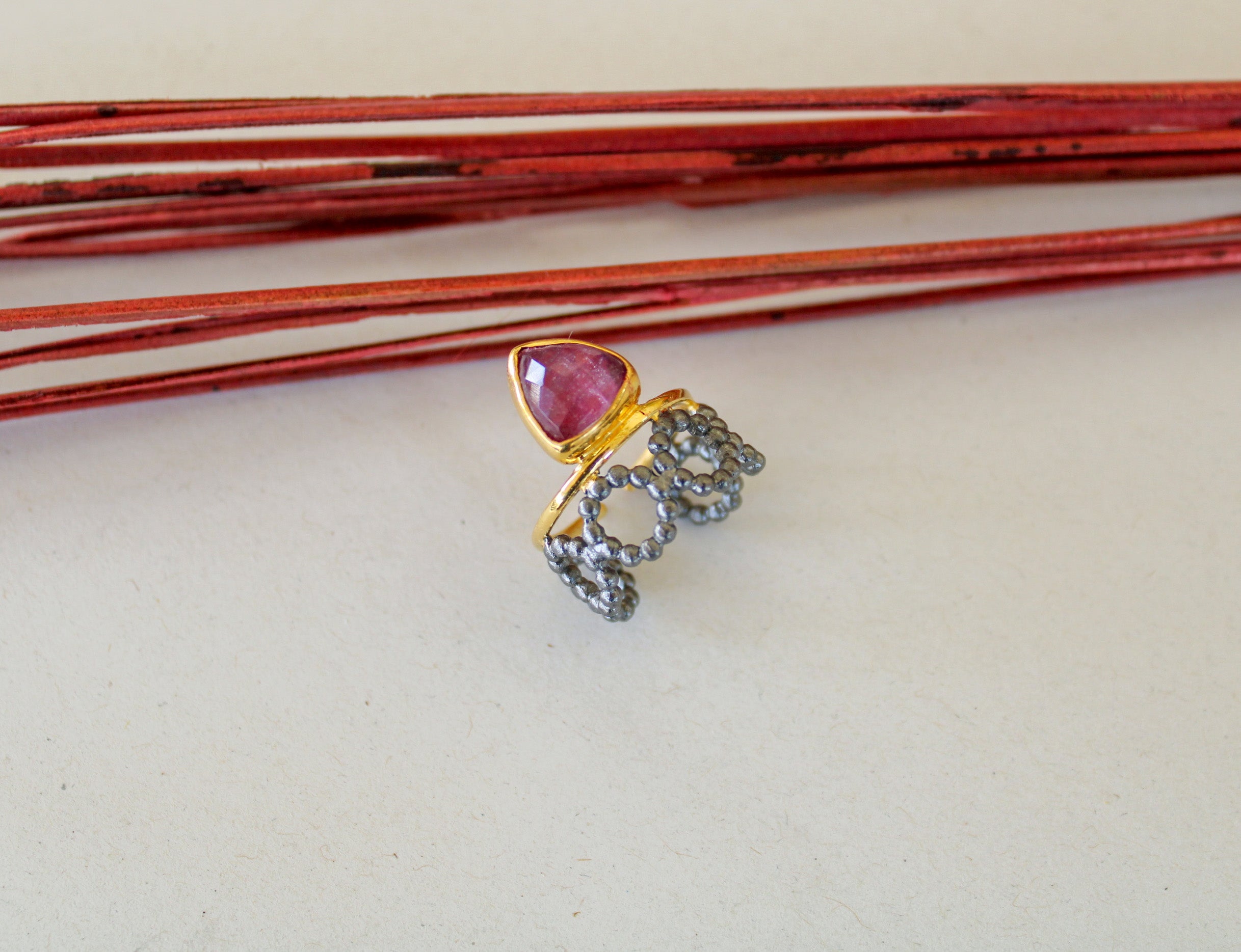 Loxandra ring