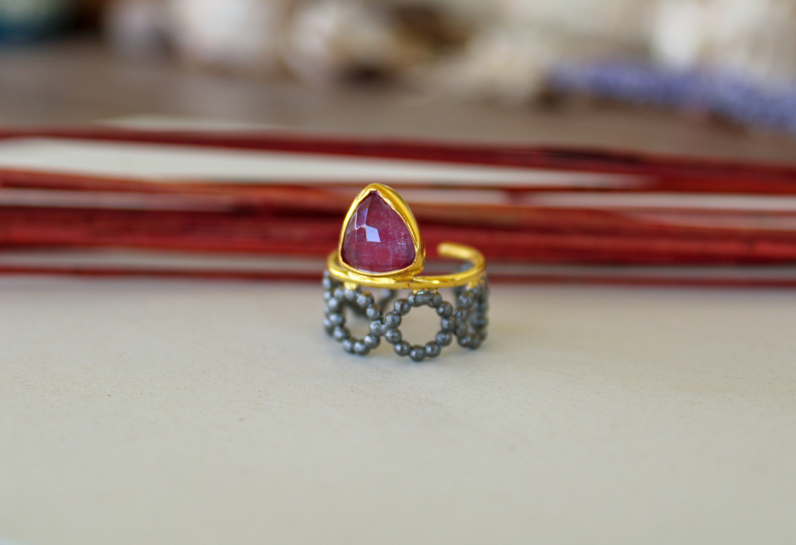Loxandra ring